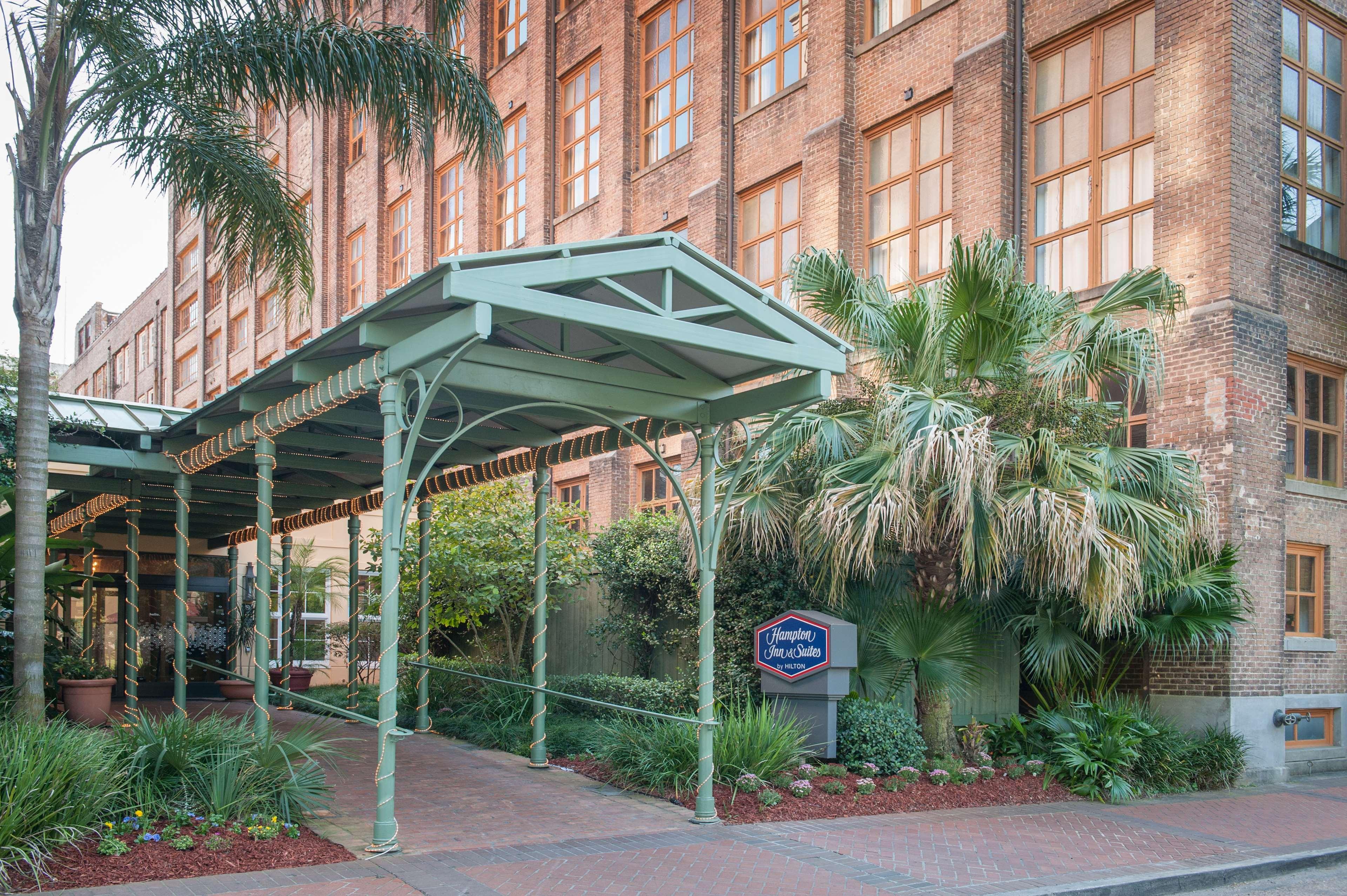 Hampton Inn And Suites New Orleans Convention Center Exterior photo